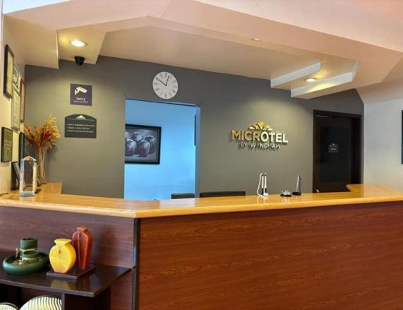 Microtel By Wyndham Eagle Ridge General Trias  Exterior photo